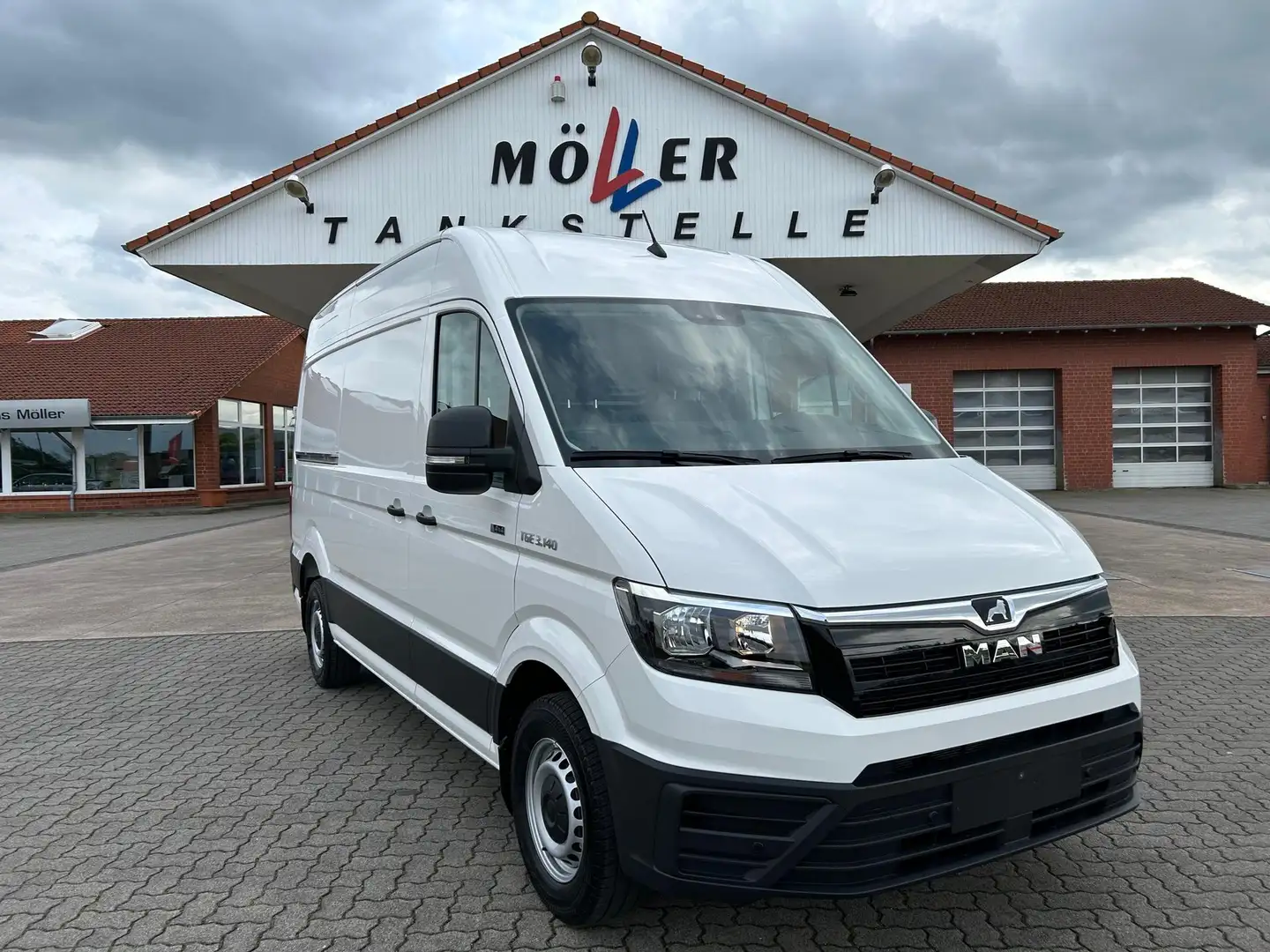 Volkswagen Crafter MAN TGE 3.140 2.0 TDI HD MR 4x4 L3H3 / ... Weiß - 1