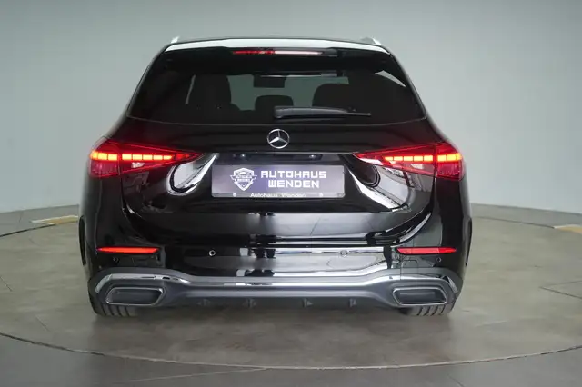 Mercedes-Benz C Class view 4