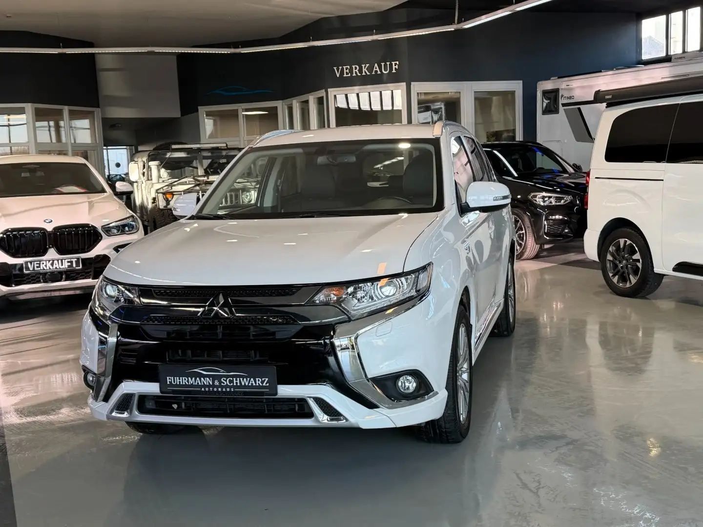 Mitsubishi Outlander Outlander 2.4 4WD PlugIn Hybrid Spirit AHK+Rfkam Blanc - 2