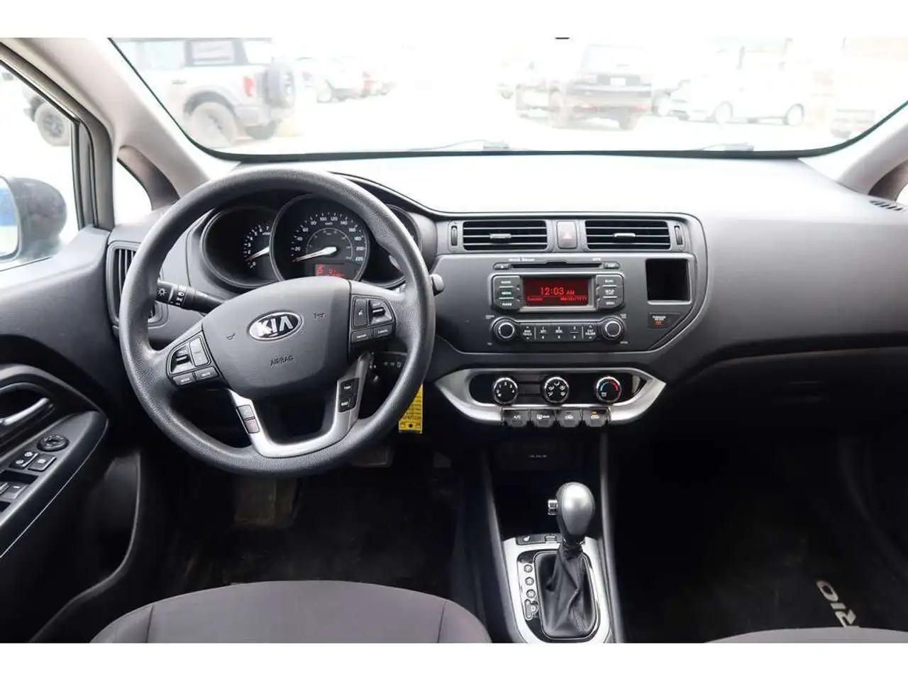 Kia Rio снимка Kia Rio