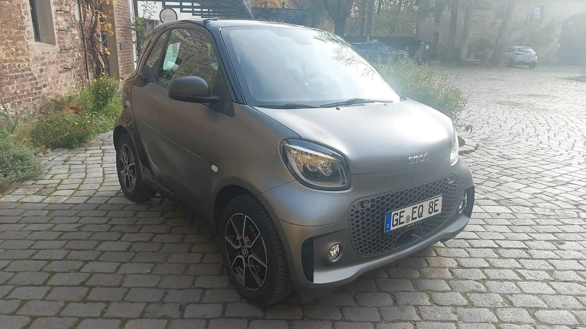 smart forTwo Coupe MB-GARANTIE 22KW JBL PANO LED EXCLUSIVE TOP Grau - 2
