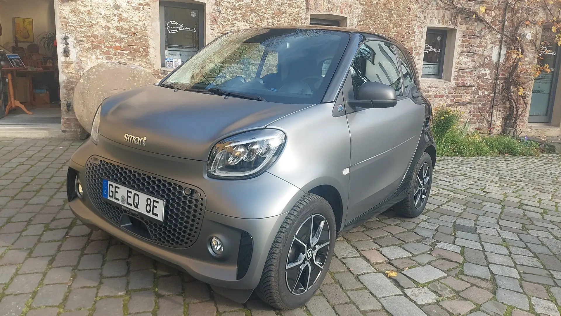 smart forTwo Coupe MB-GARANTIE 22KW JBL PANO LED EXCLUSIVE TOP Grau - 1