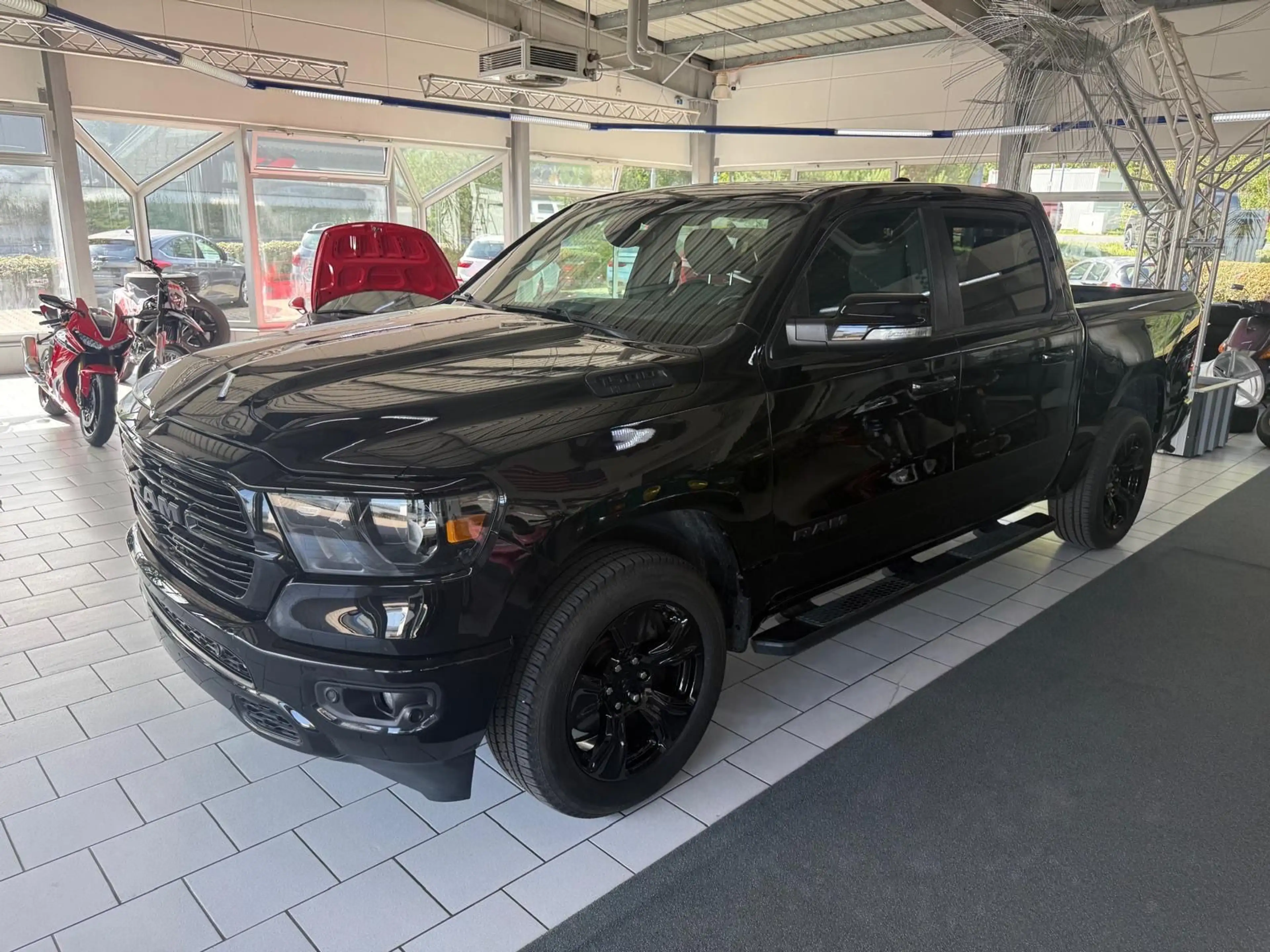 Dodge RAM 5,7 BIG HORN CREWCAB 4x4 GAS LPG 2020 — photo 4