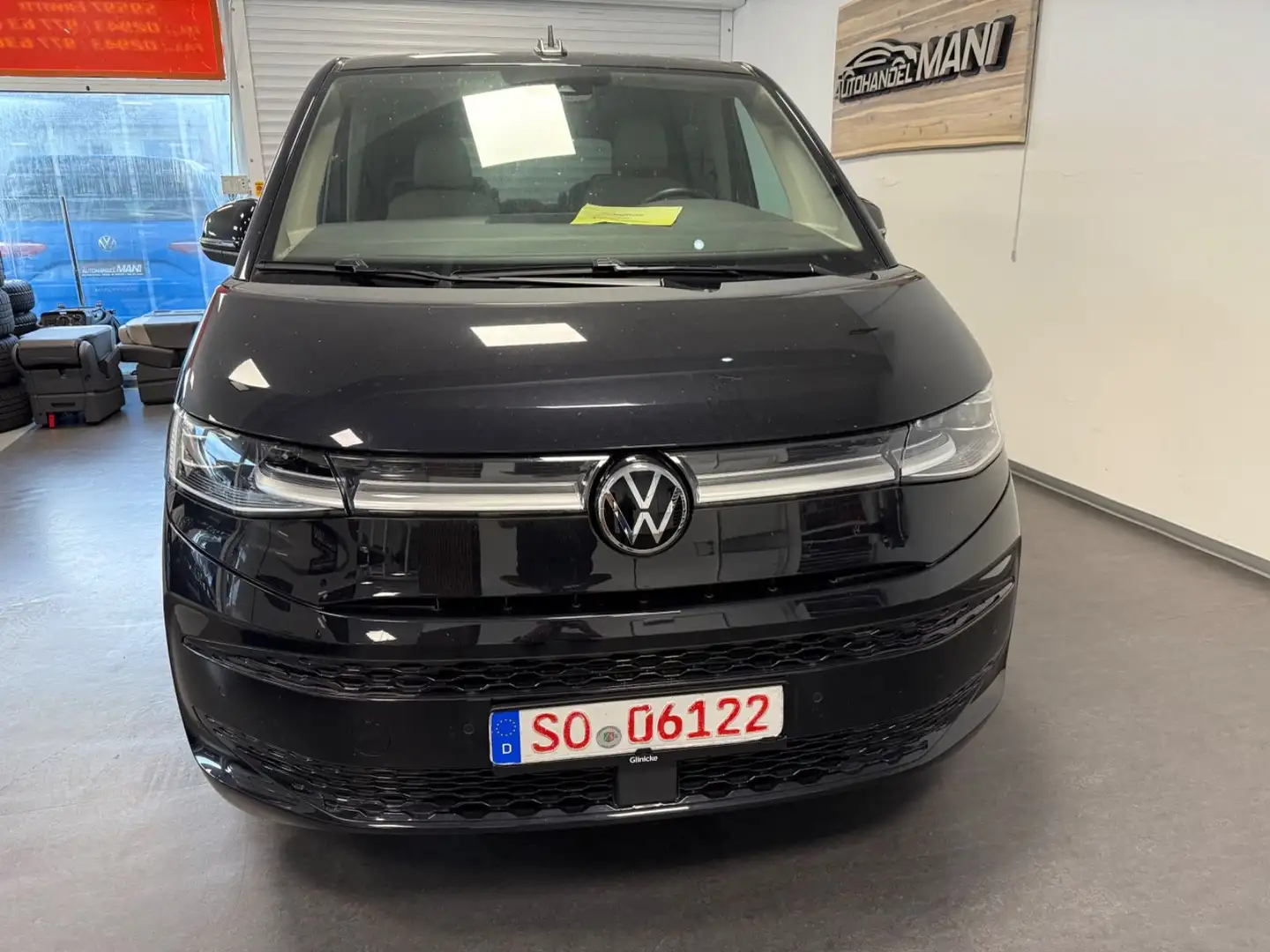 Volkswagen T7 Multivan Life eHybrid/ vis-a-vis /AHK/ACC/PDC Negro - 2