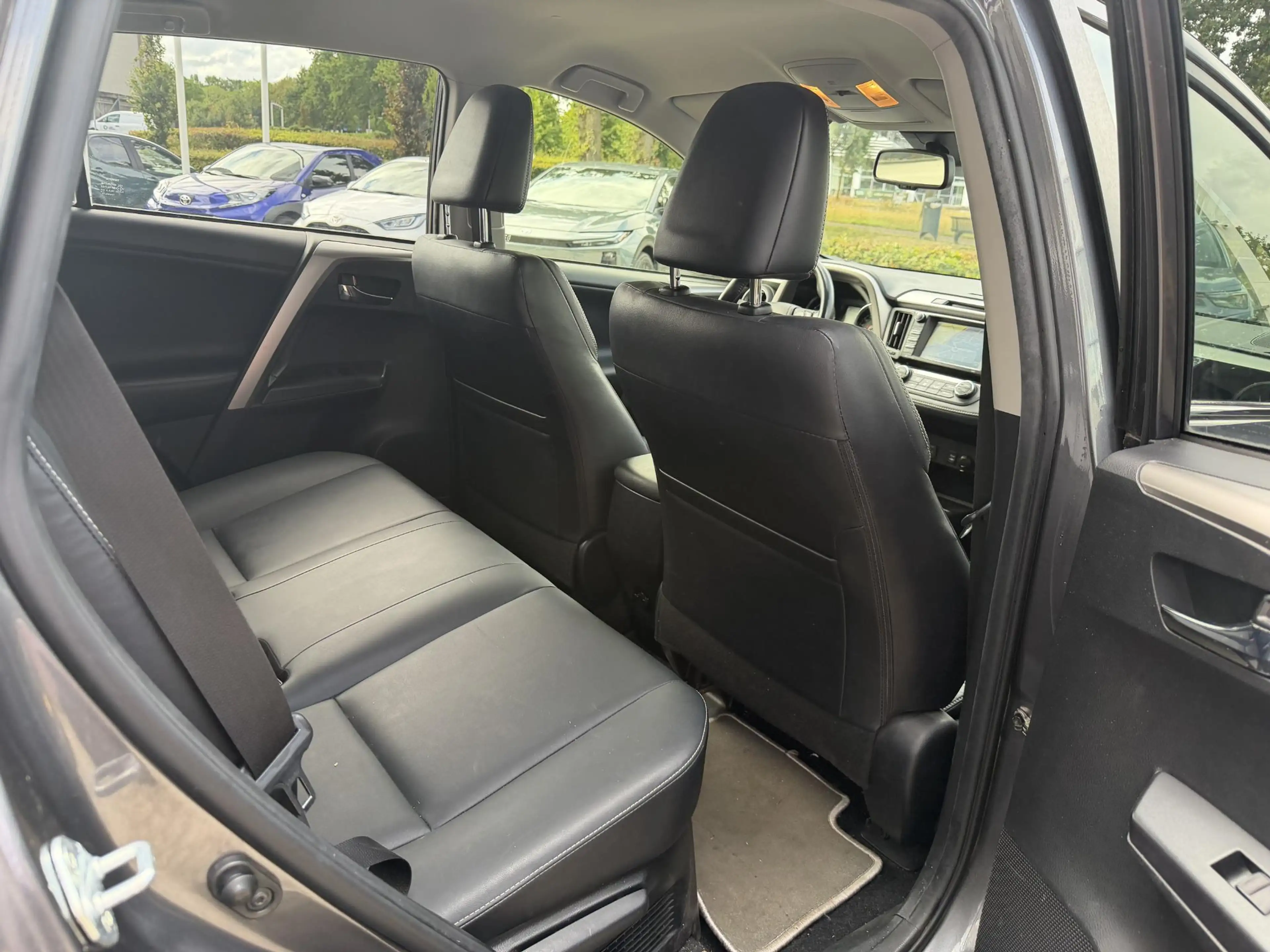 Toyota RAV 4 2.5 Hybrid Executive Business AWD 1650 TREKGEWICHT — photo 9