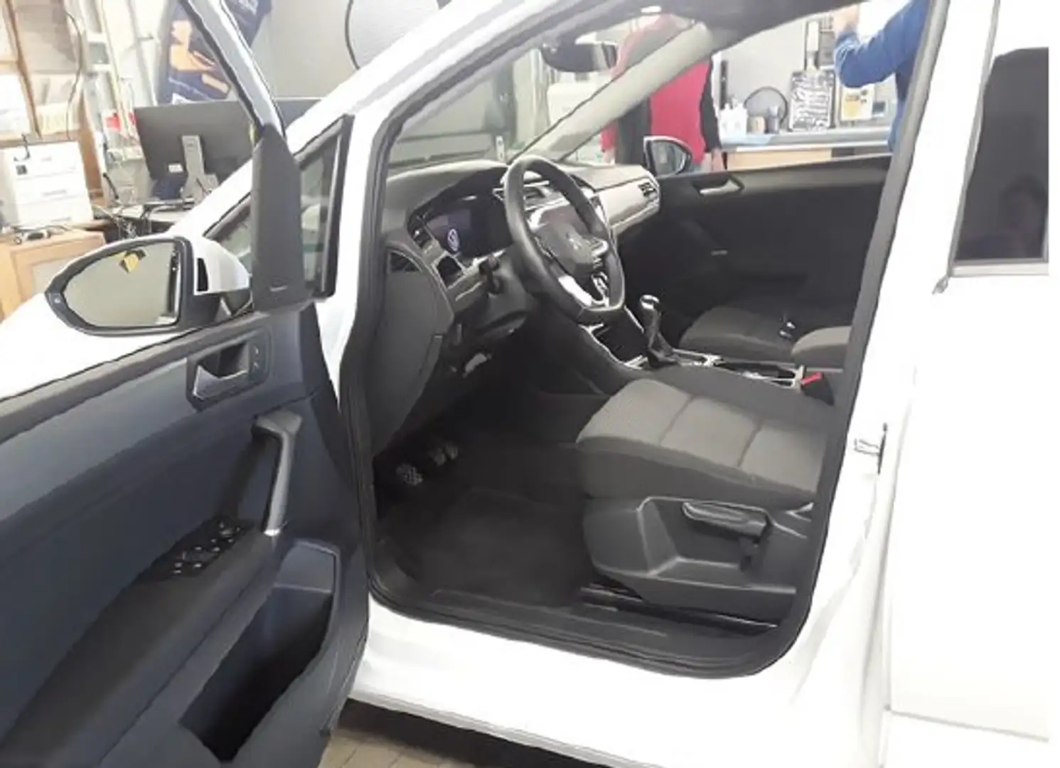 Volkswagen Touran 1,5 TSI Comfortline ACC AppConnect 7-Sitzer Sid... Weiß - 2