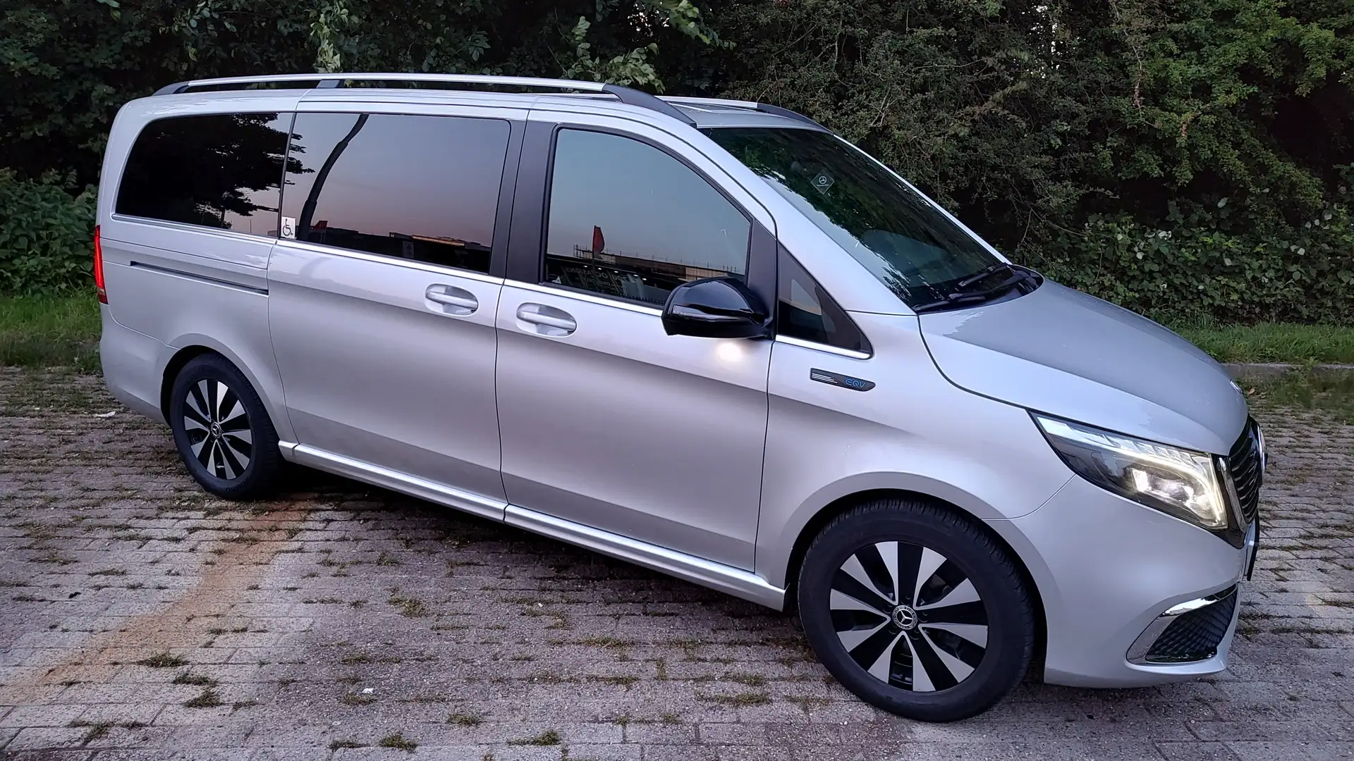 Mercedes-Benz EQV 300 EQV 300 L2 90 kWh Grijs - 1