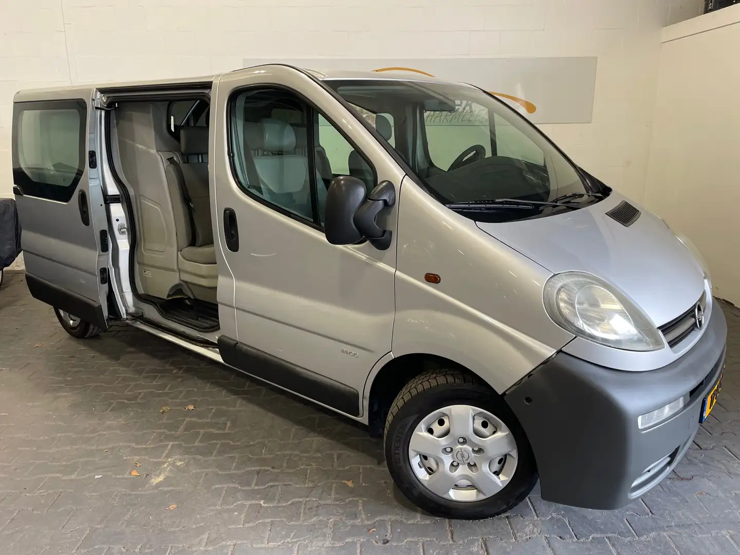 Opel Vivaro 2.0i L2 *BENZINE*DUB CAB 5PERS*NL-Auto* Silber - 2