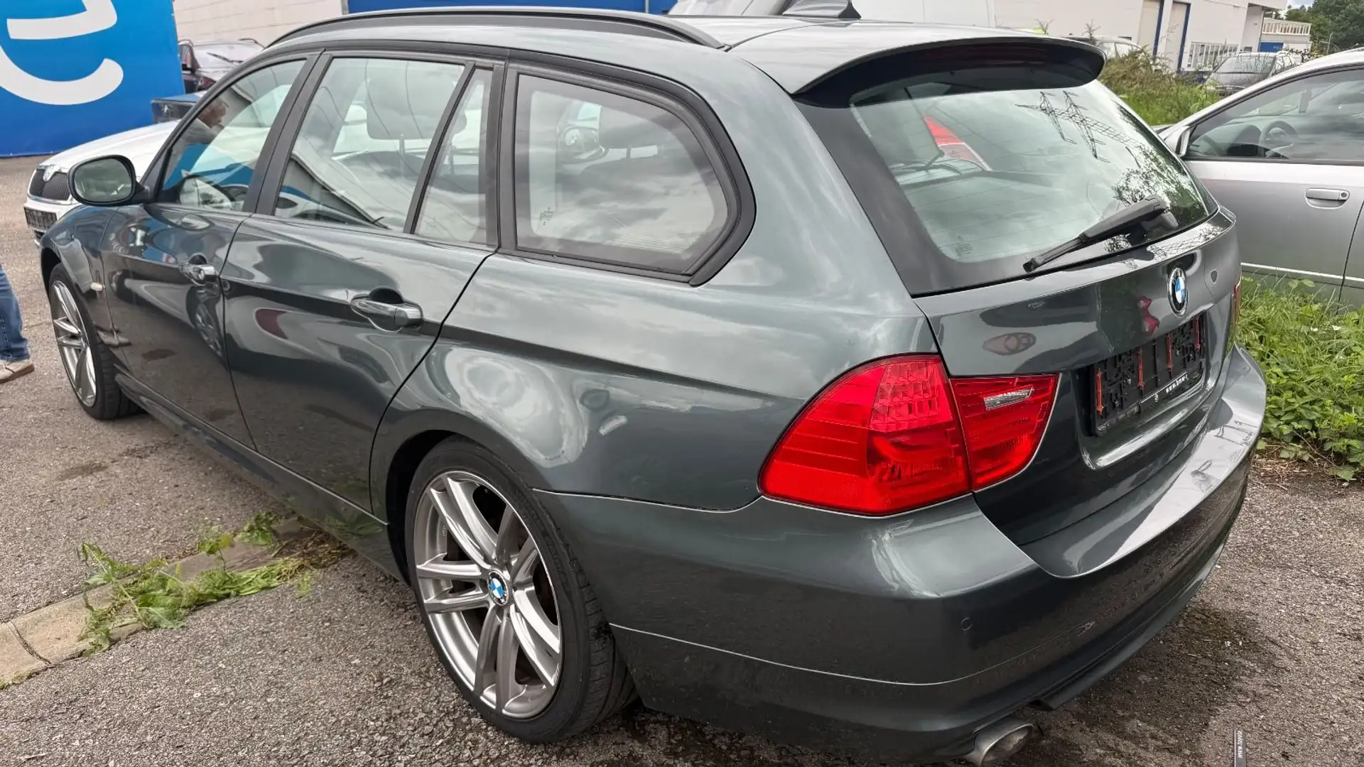 BMW 320 Baureihe 3 Touring 320d xDrive,Panorama-SD Зелений - 2