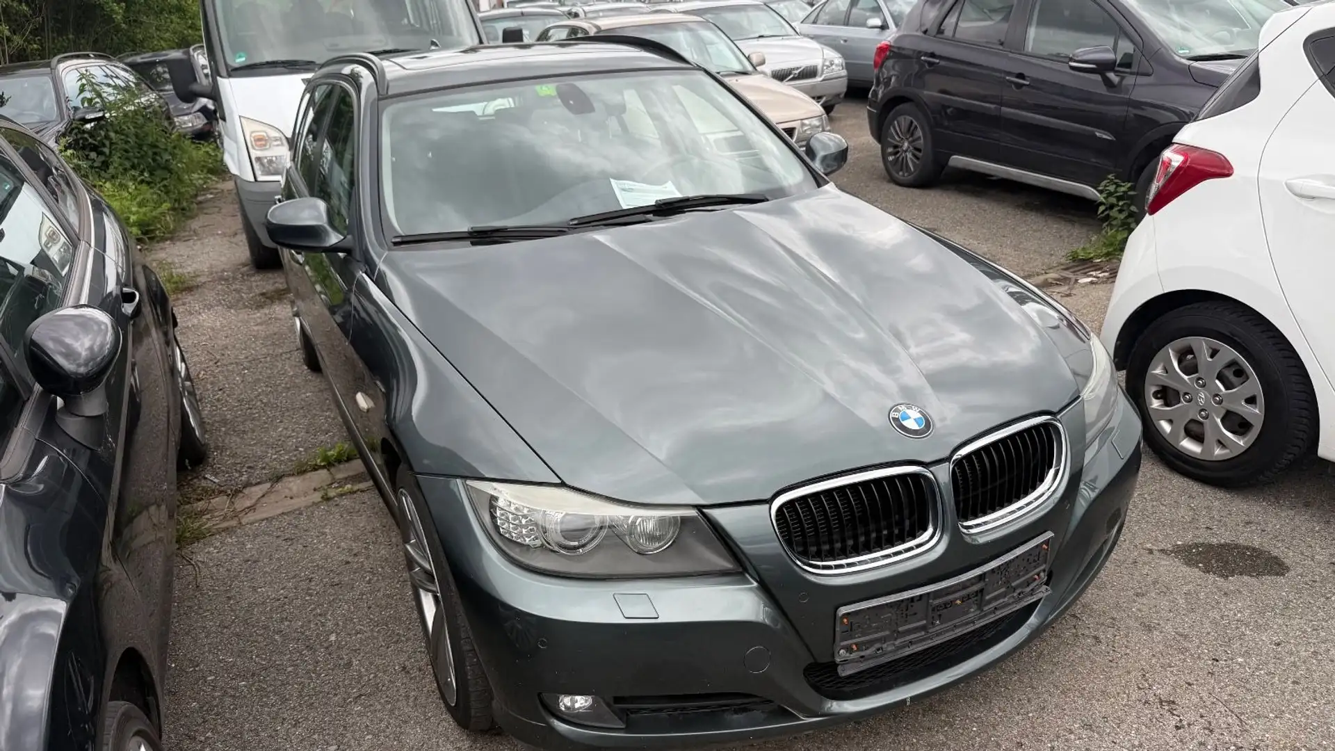 BMW 320 Baureihe 3 Touring 320d xDrive,Panorama-SD Зелений - 1