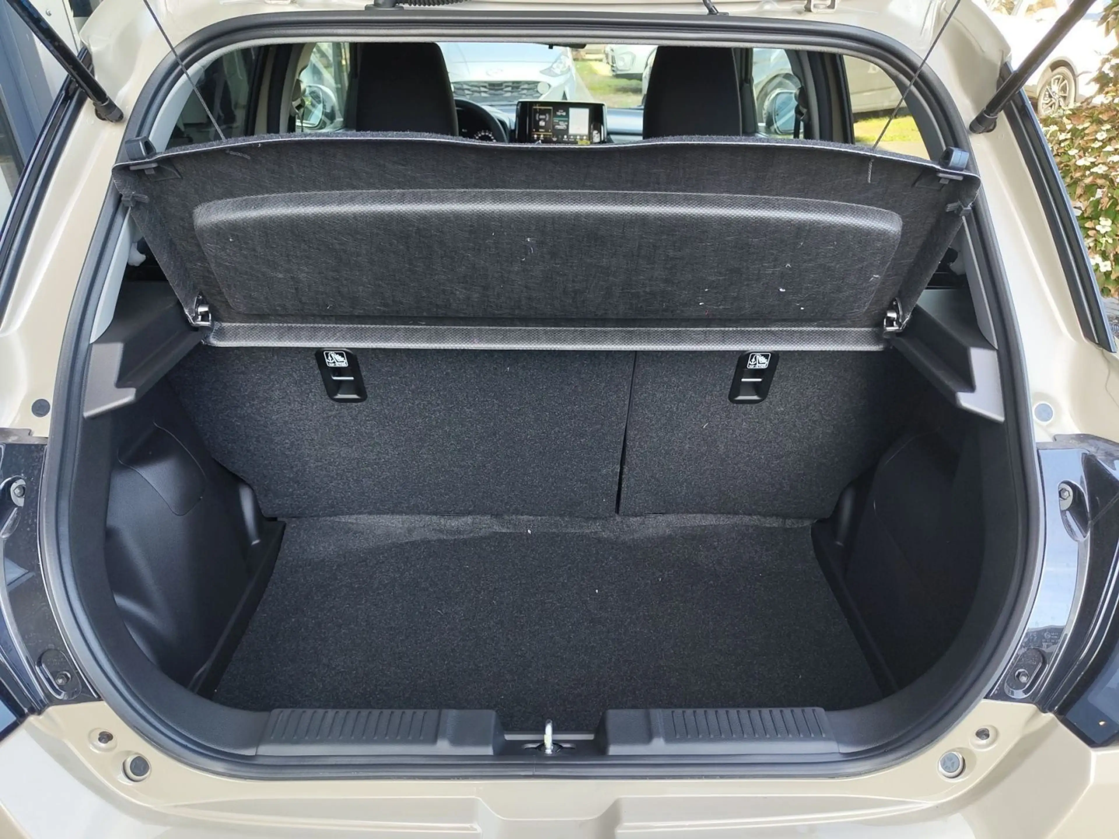 Suzuki Swift Comfort HYBRID LED+ACC+NAVI+KAMERA+SITZHZ+ — photo 12