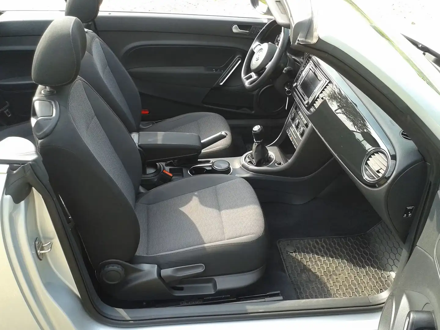 Volkswagen Beetle The Beetle Cabriolet 2.0 TDI BlueMotion Technology Silber - 2