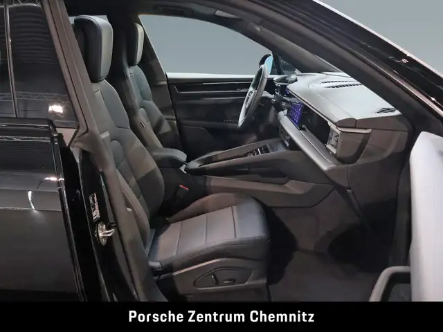 Porsche Macan view 13