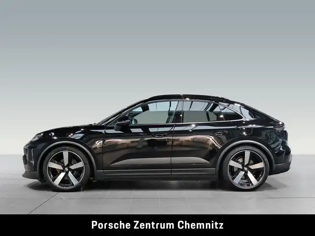 Porsche Macan view 2