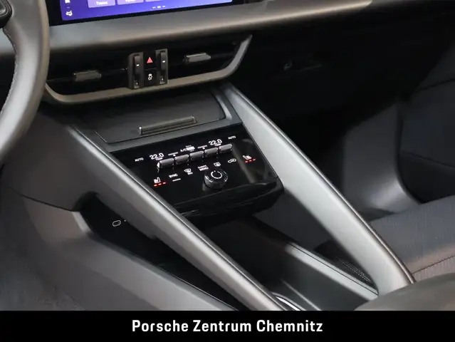 Porsche Macan view 14