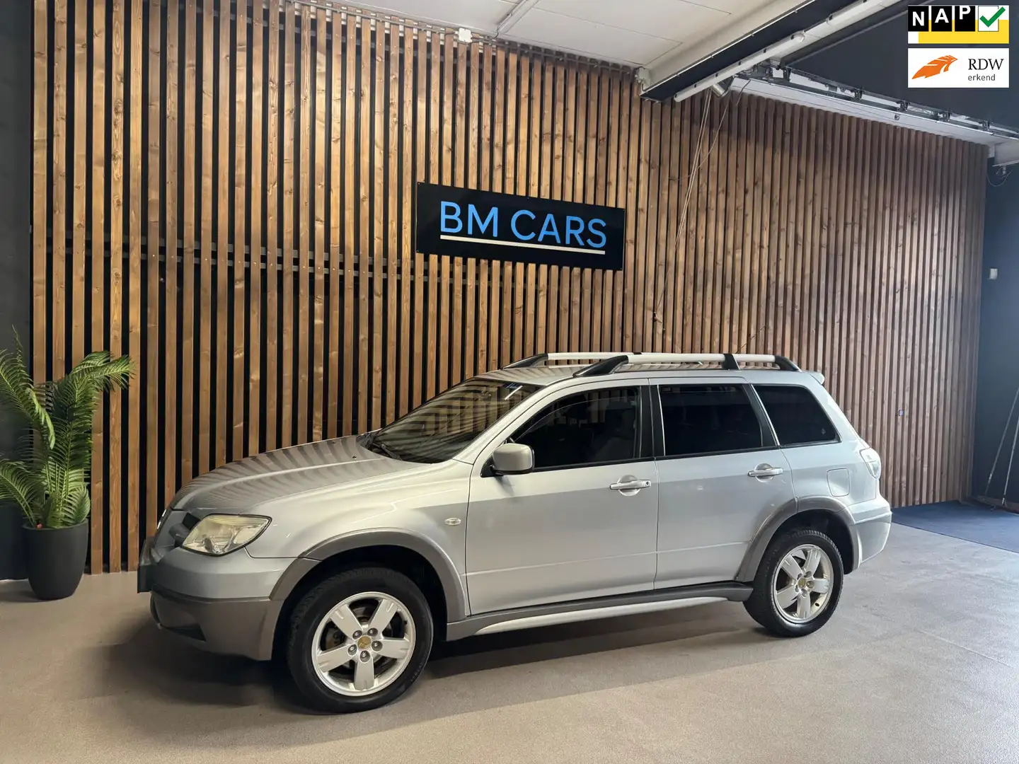 Mitsubishi Outlander 2.4 Sport 4WD Airco, Cruise, Nieuwe APK Gris - 1