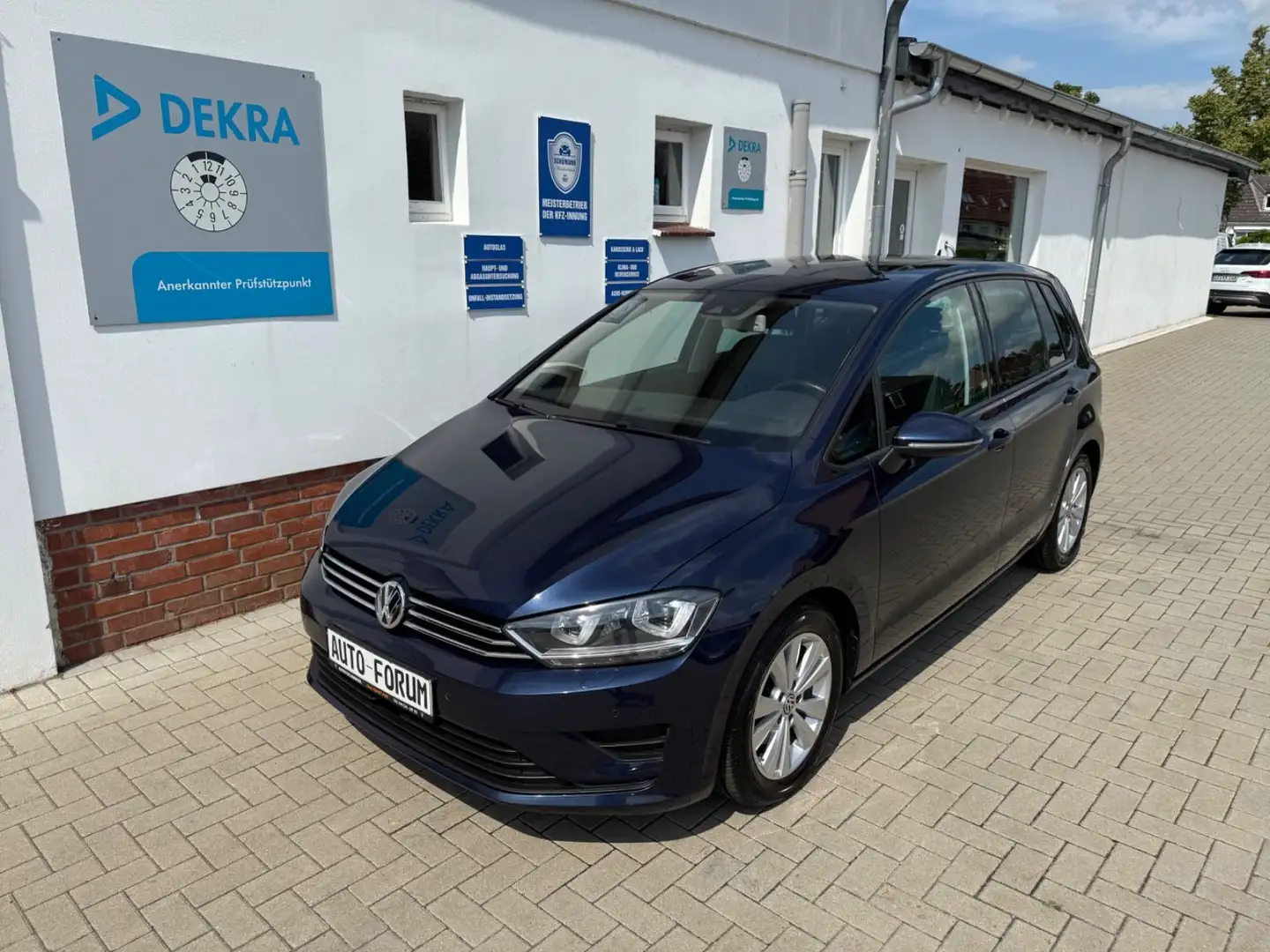 Volkswagen Golf Sportsvan 1.6 TDI Comfortline*XENON*PANO* Blau - 1