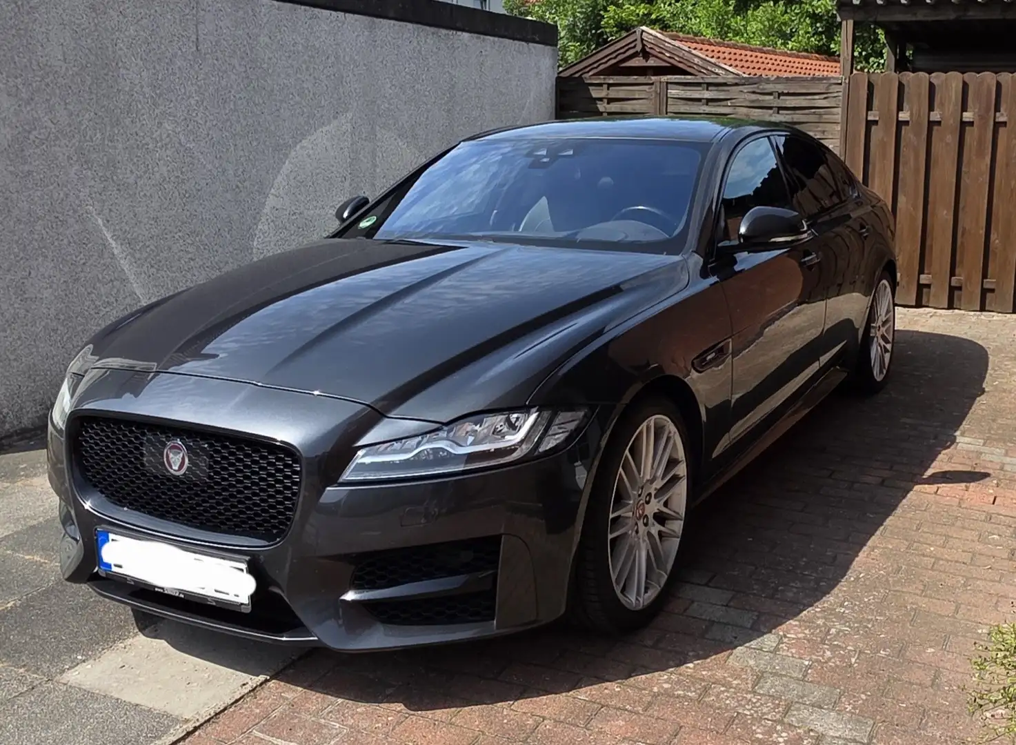 Jaguar XF R-Sport Grau - 1