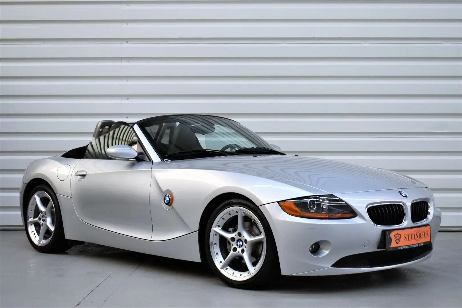 BMW Z4 Roadster 2.2i+Vollleder+49.900km+Xenon Silber - 1