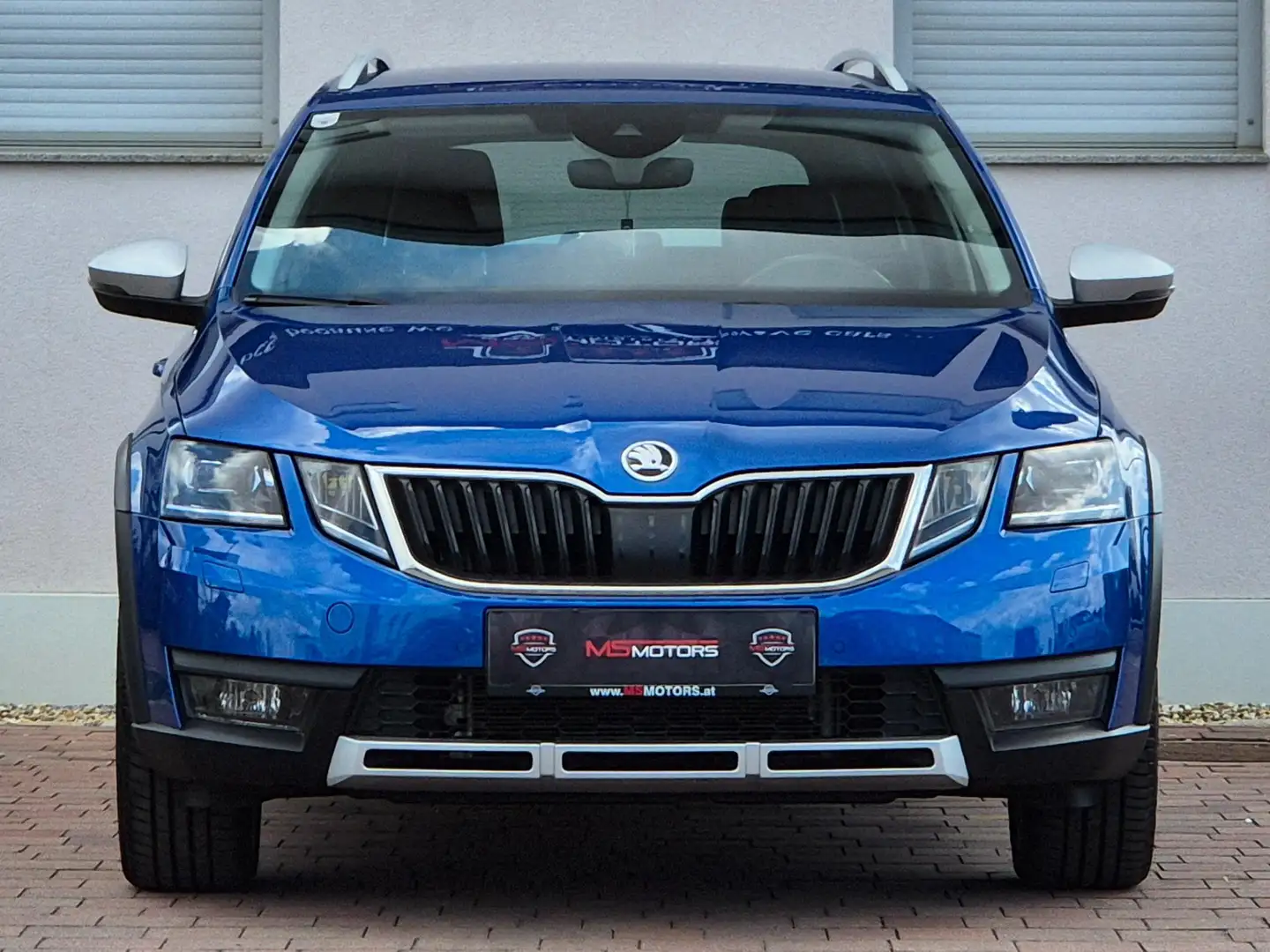 Skoda Octavia Scout 4x4 DSG*RFK*ACC*ALCANTARA*KEYLESS*CANTON Blau - 2