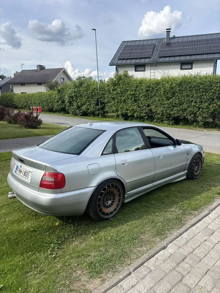 Audi A4 1.8 T, foto 4