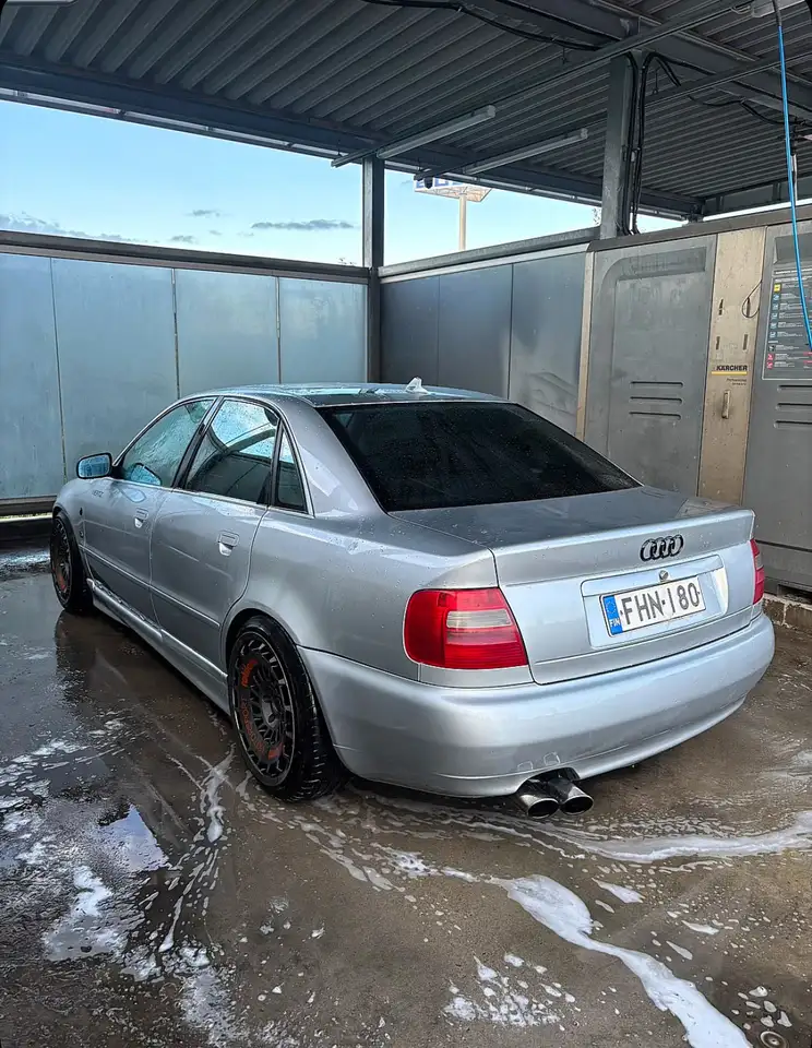 Audi A4 1.8 T, foto 3