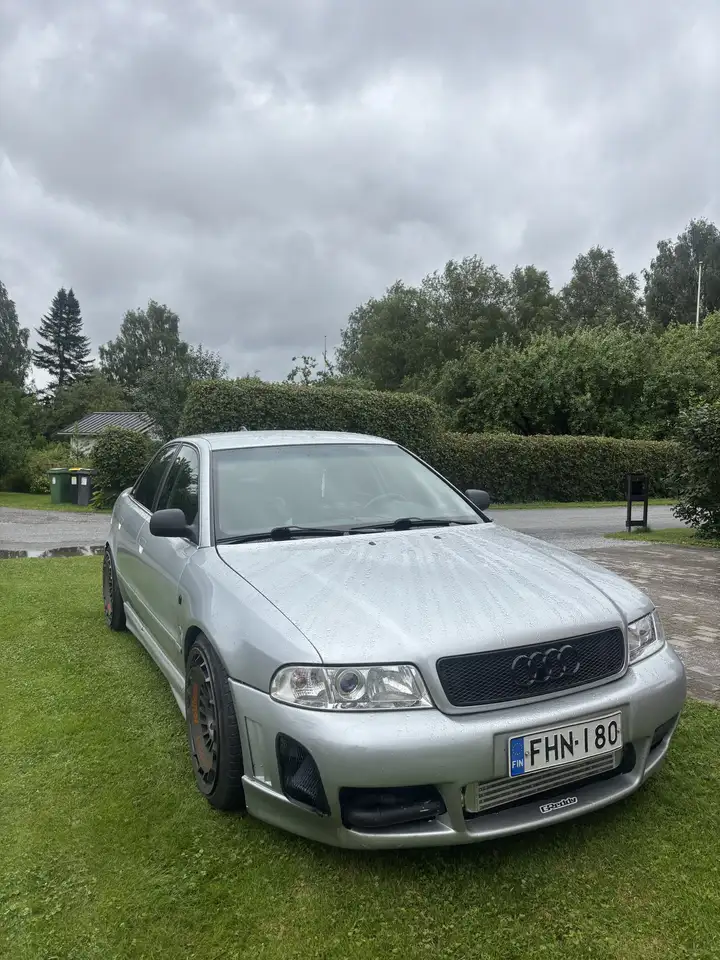 Audi A4 1.8 T, foto 1