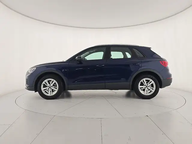 Audi Q3 view 2