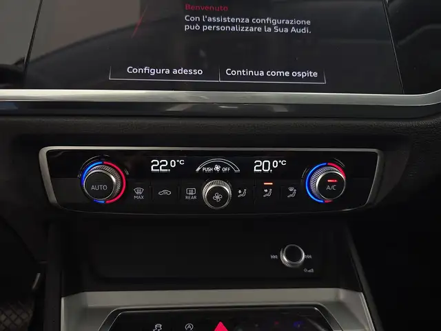 Audi Q3 view 13