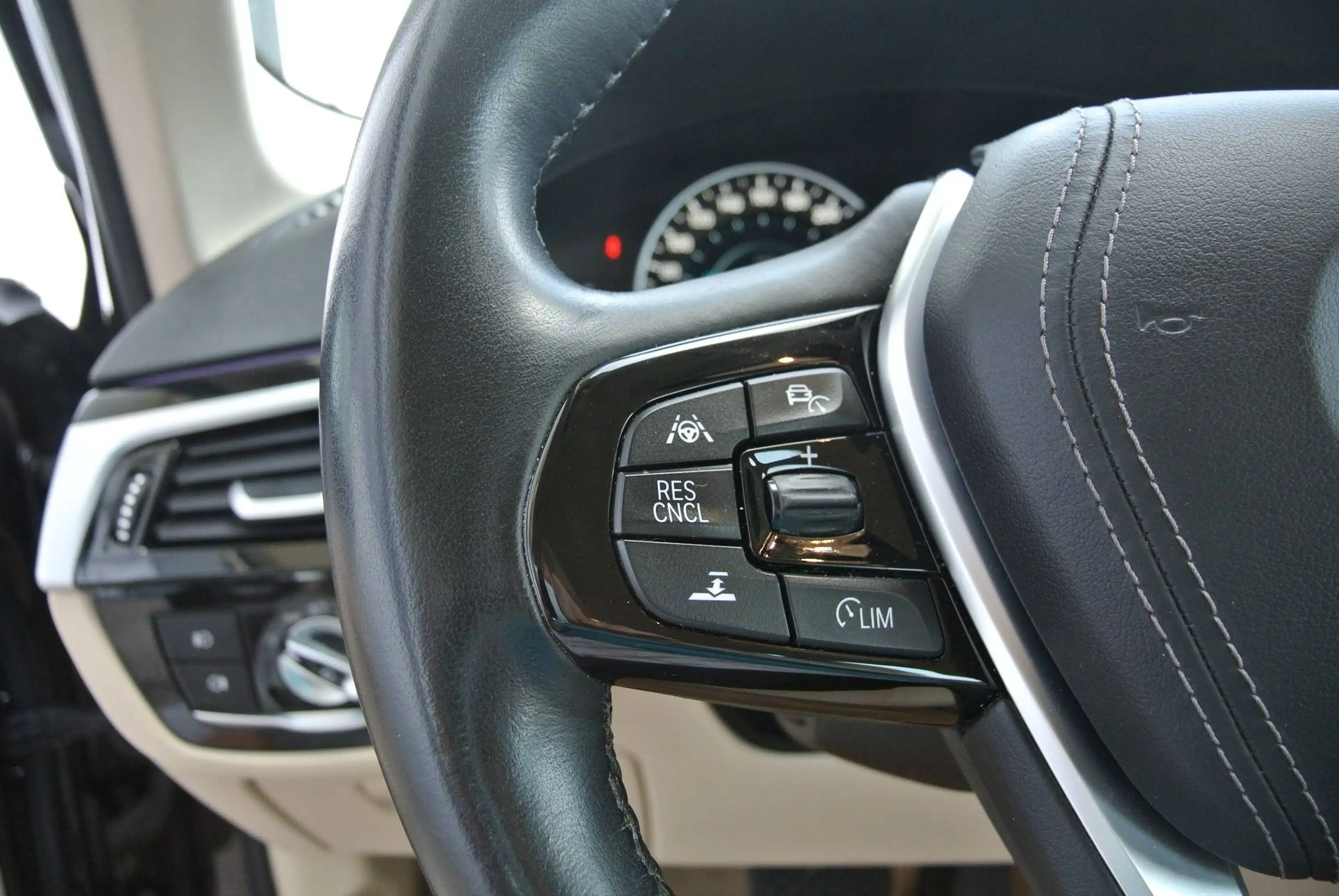 BMW 530 e hybrid Aut. *  Live Cockpit* * LEDER * ACC * — photo 12