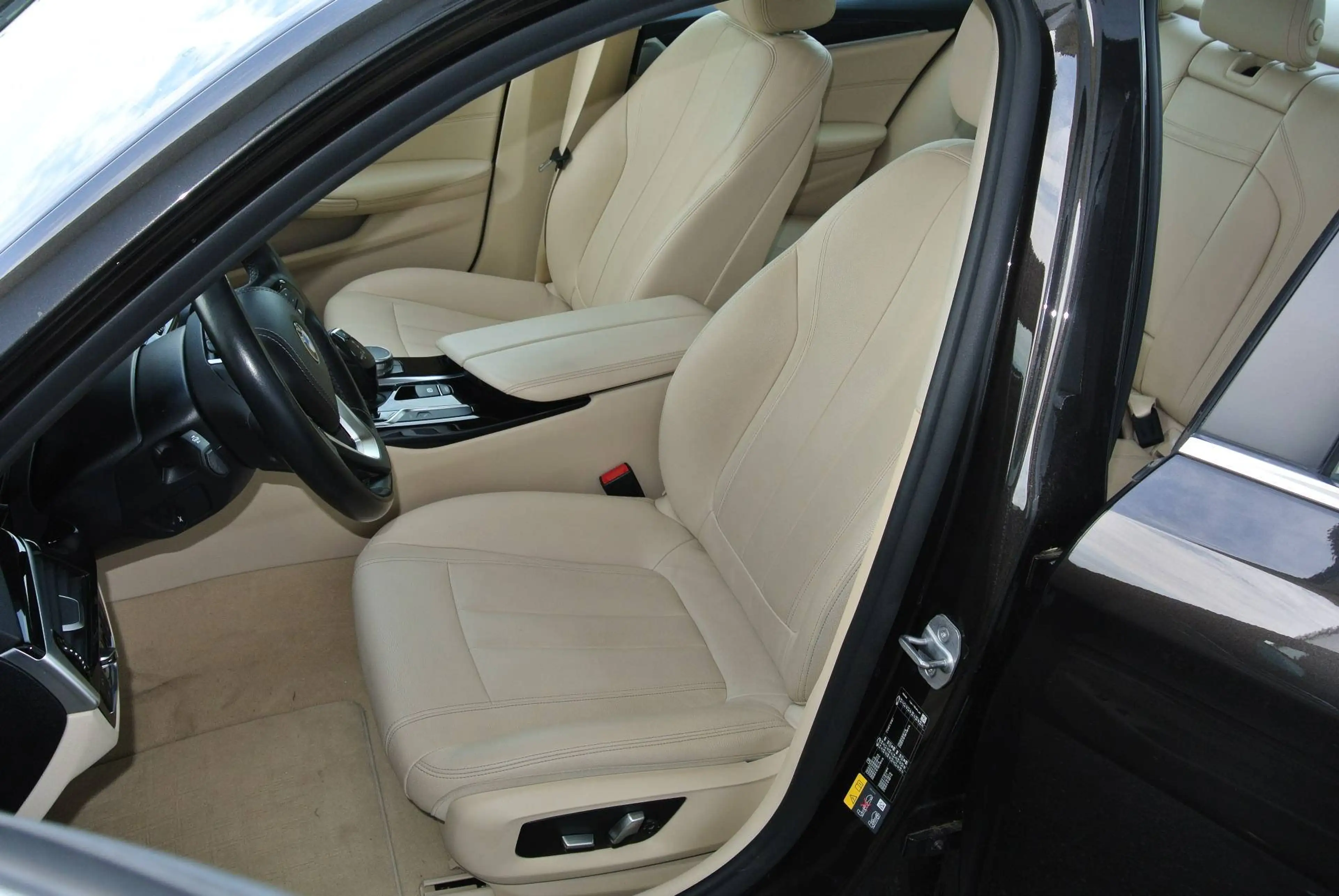 BMW 530 e hybrid Aut. *  Live Cockpit* * LEDER * ACC * — photo 7