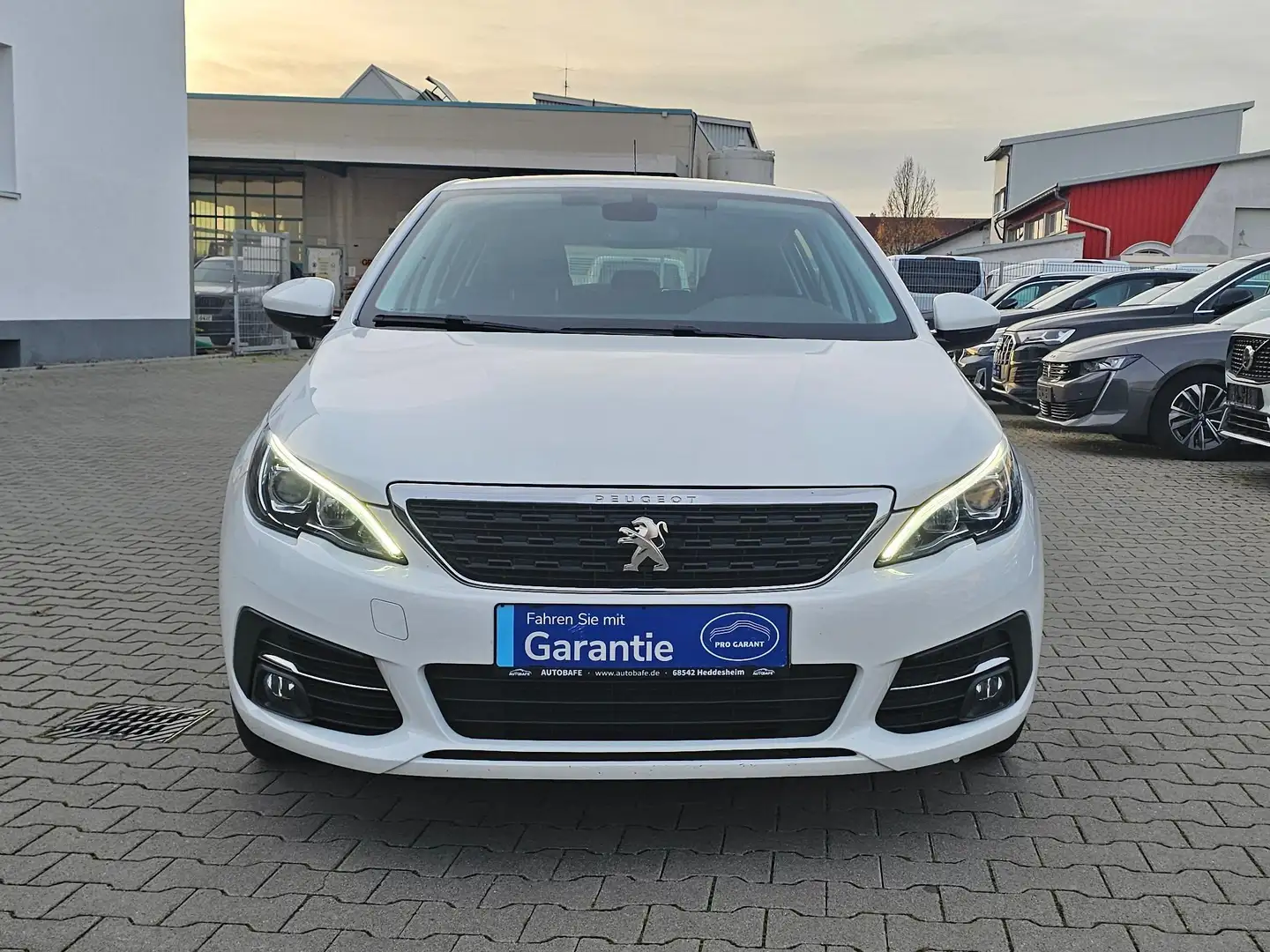 Peugeot 308 Active Pack Weiß - 2