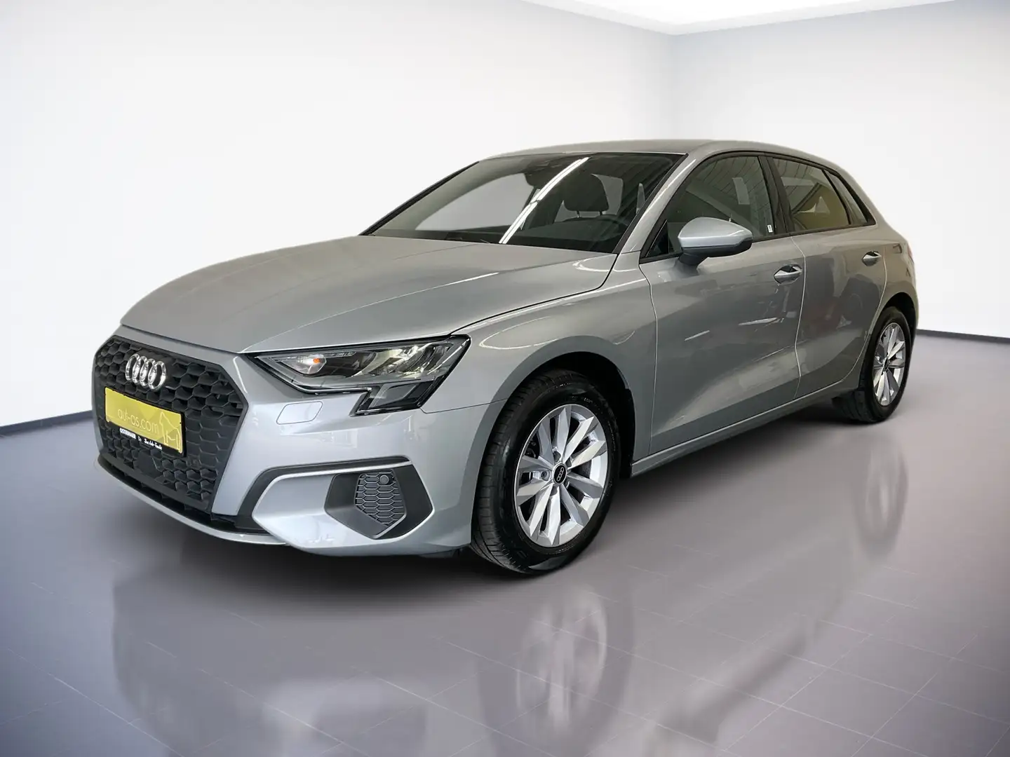 Audi A3 Sportback 30TFSI 110PS NAVI+VC.PDC.GRA.SHZ Zilver - 2
