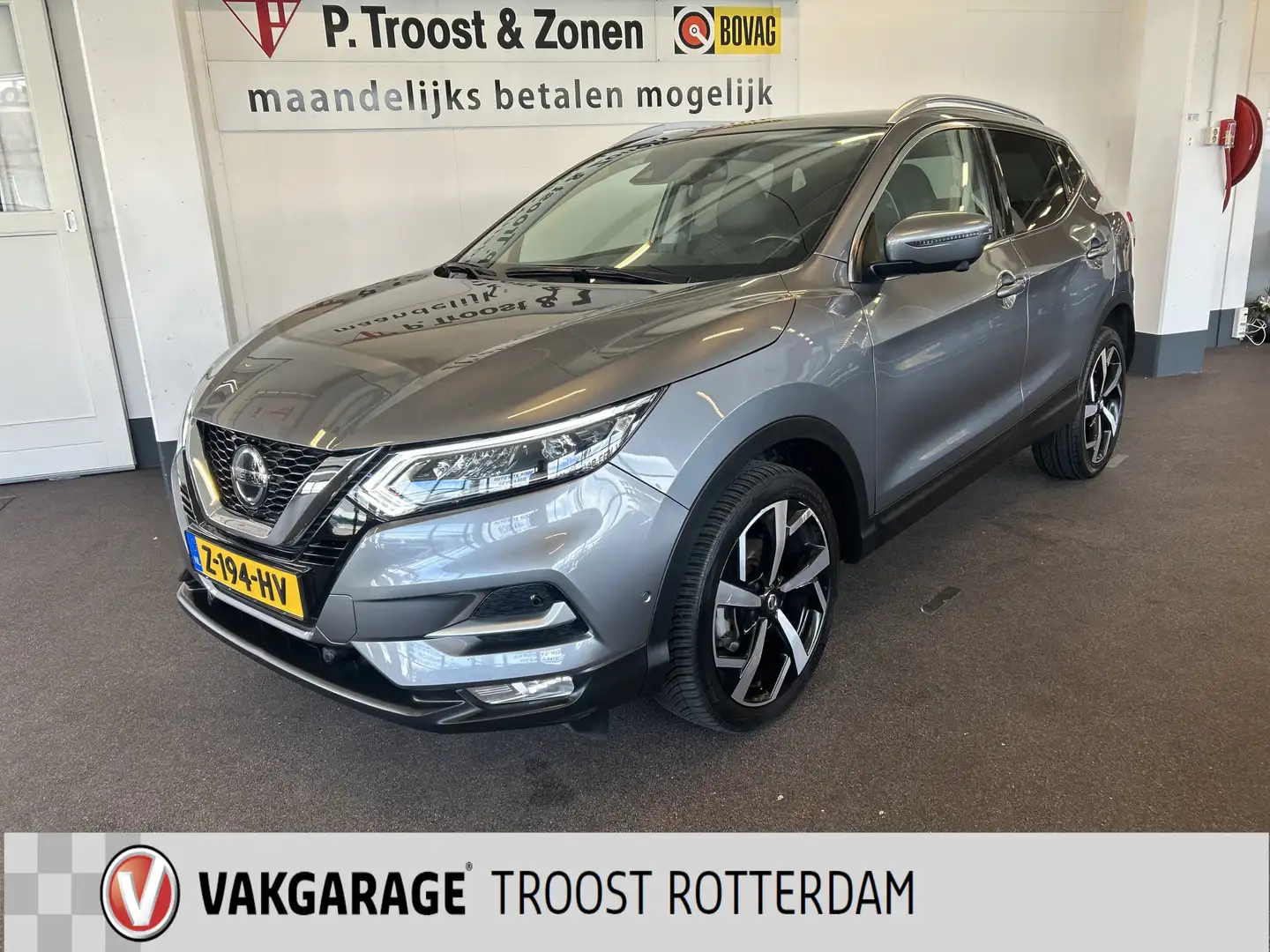 Nissan Qashqai 1.2 Tekna Automaat | Panoramadak | 360 Camera | Na Grijs - 1