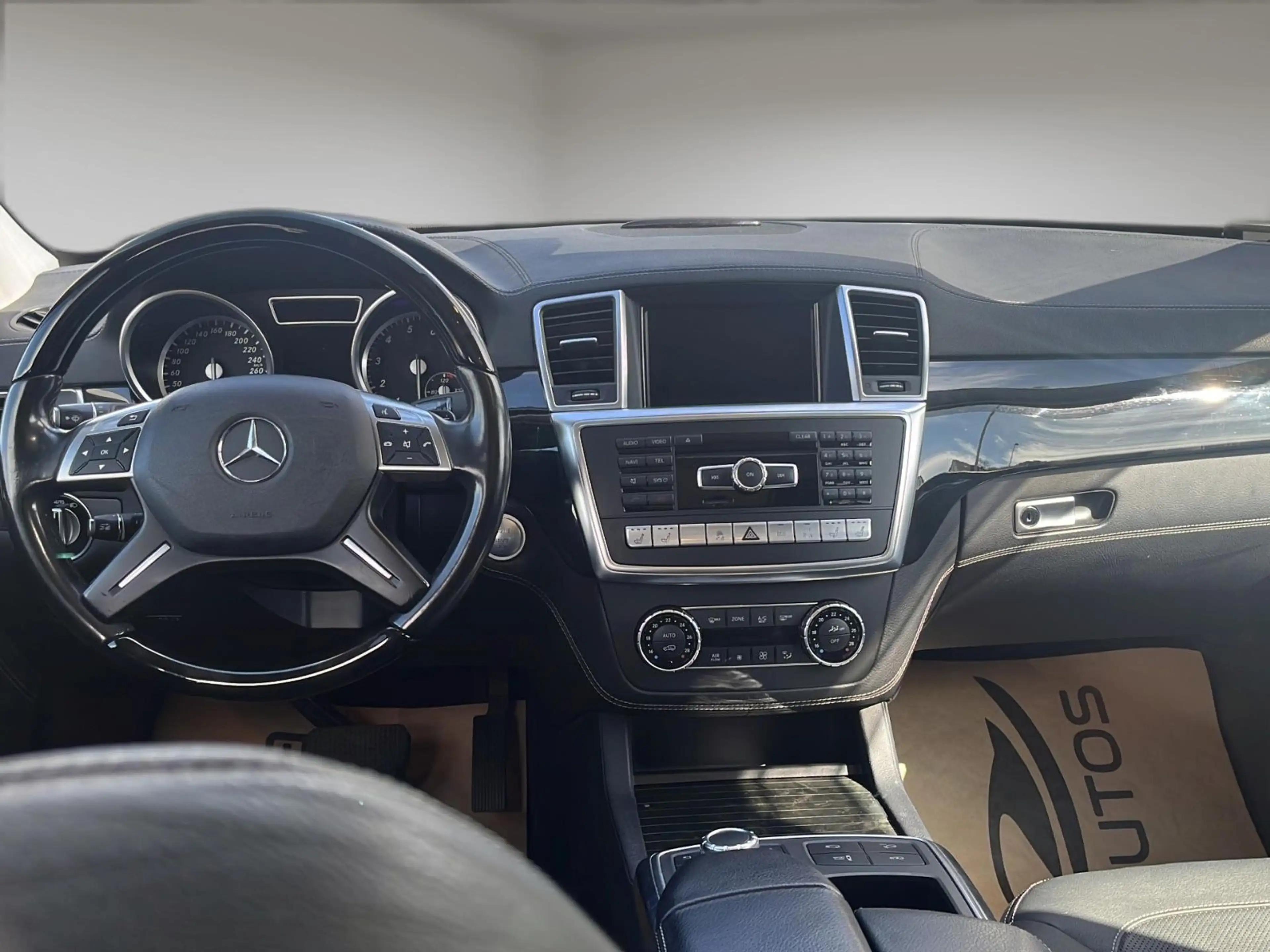 Mercedes-Benz GL 500 4MATIC AMG Styling*Massage*Innen gepflegt — photo 15