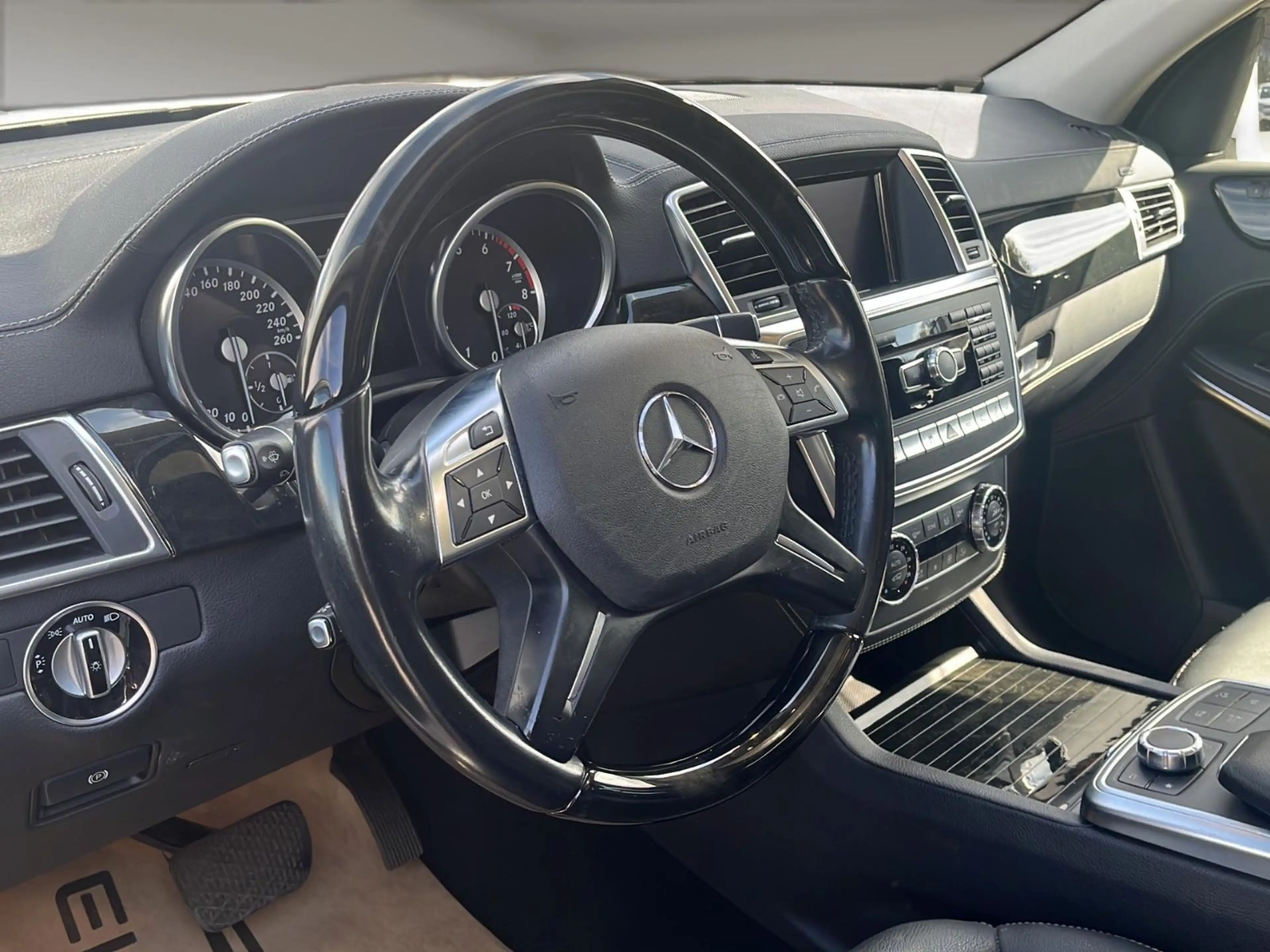 Mercedes-Benz GL 500 4MATIC AMG Styling*Massage*Innen gepflegt — photo 14
