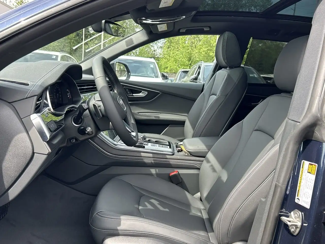 Audi Q8 снимка Audi Q8