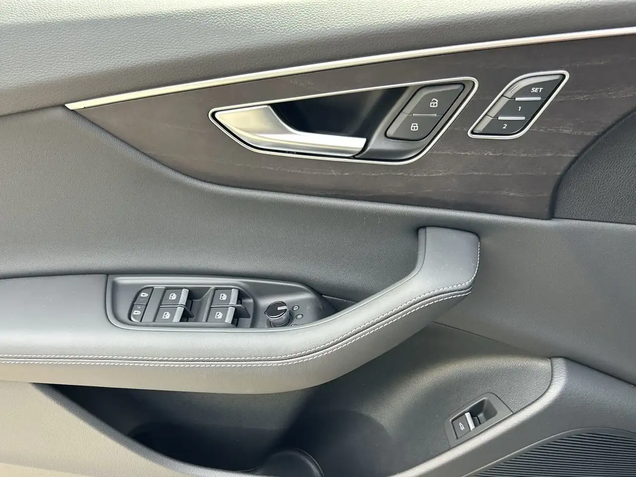 Audi Q8 снимка Audi Q8