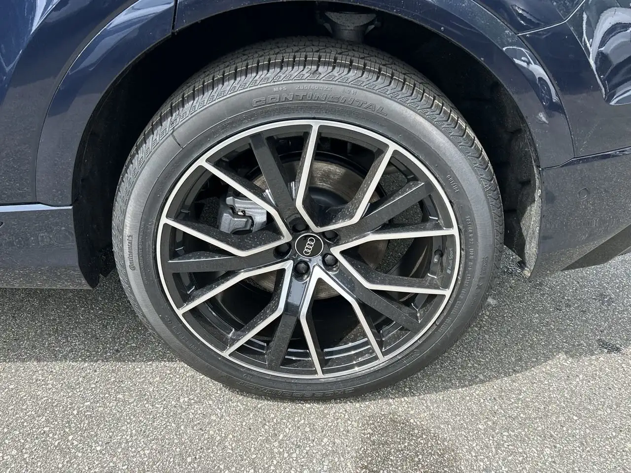 Audi Q8 снимка Audi Q8
