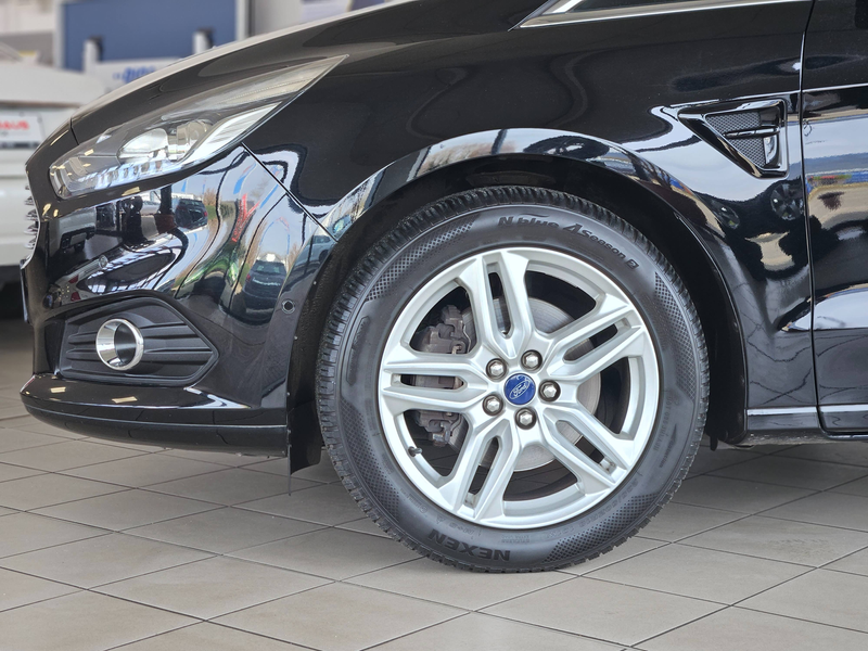 Ford S-Max Titanium *7-Sitzer, Scheckheftgepflegt, SYNC, LED* — photo 9