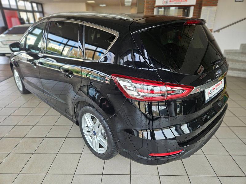 Ford S-Max Titanium *7-Sitzer, Scheckheftgepflegt, SYNC, LED* — photo 3