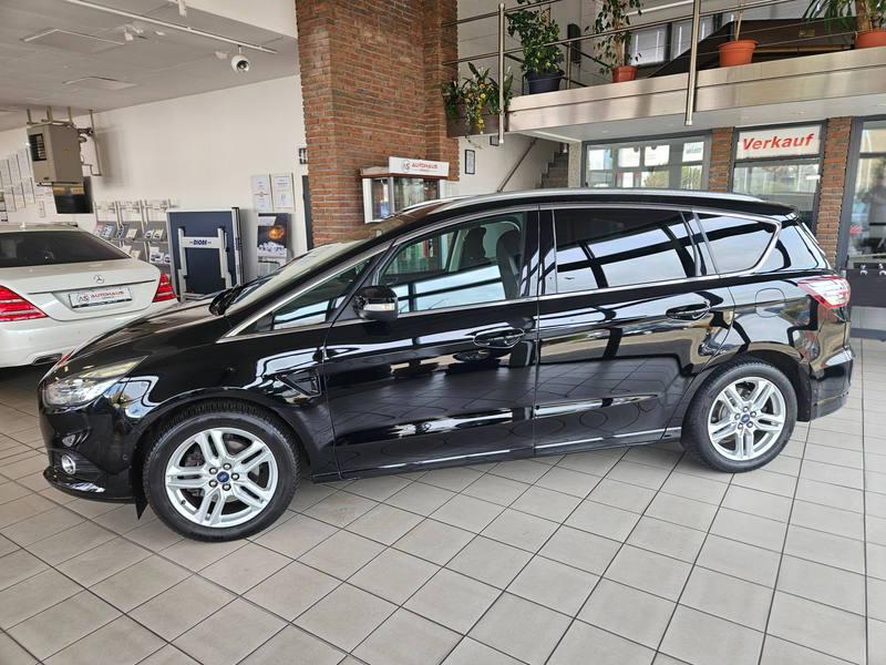 Ford S-Max Titanium *7-Sitzer, Scheckheftgepflegt, SYNC, LED* — photo 2