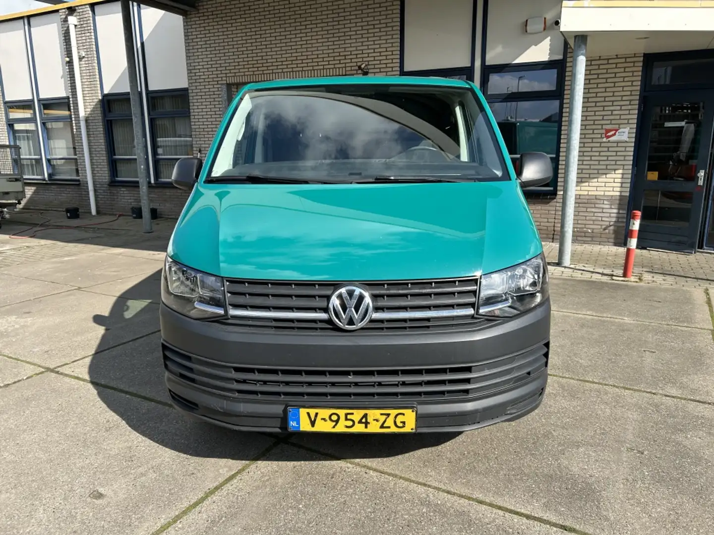 Volkswagen Transporter 2.0 TDI L1H1 NAVI E6 ENKELE CABINE Grün - 2