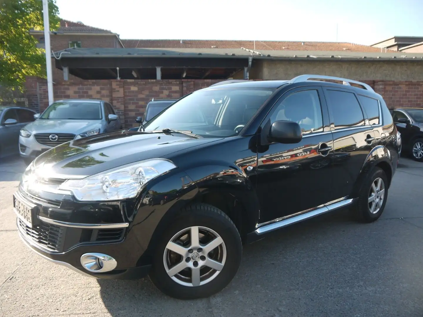 Citroen C-Crosser Exclusive/7 Sitzer/Leder/Automatik crna - 1