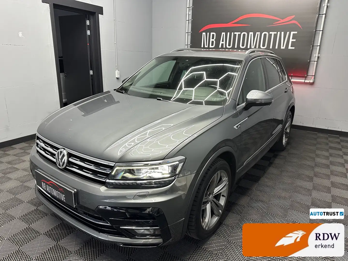 Volkswagen Tiguan 2.0 TSI 4Motion R-line Gris - 1