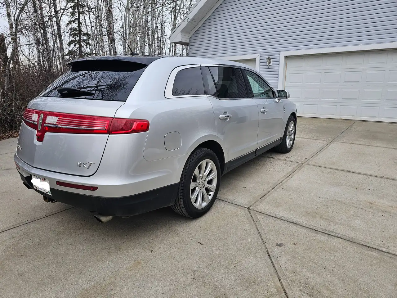 Lincoln MKT снимка Lincoln MKT