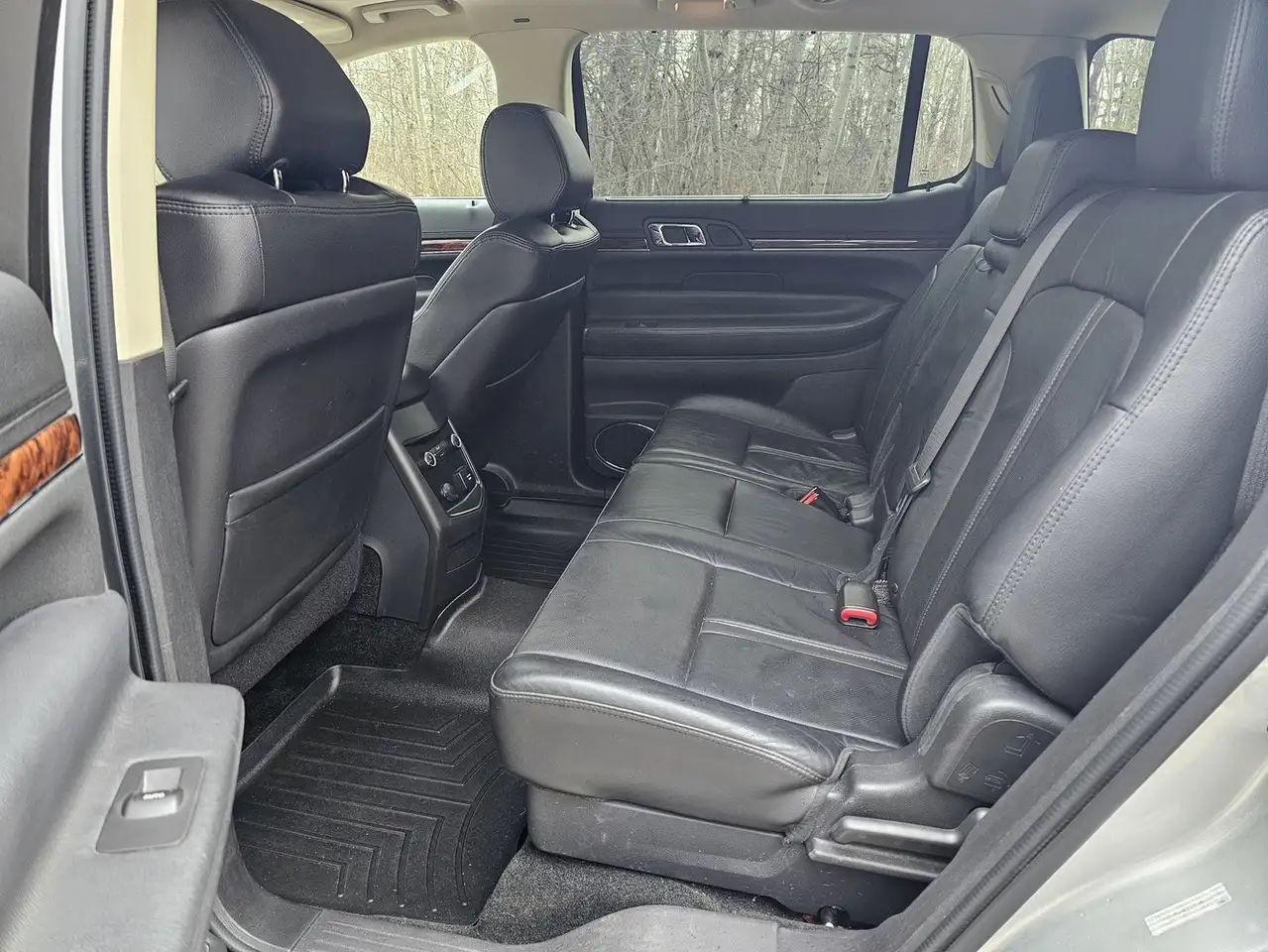 Lincoln MKT снимка Lincoln MKT