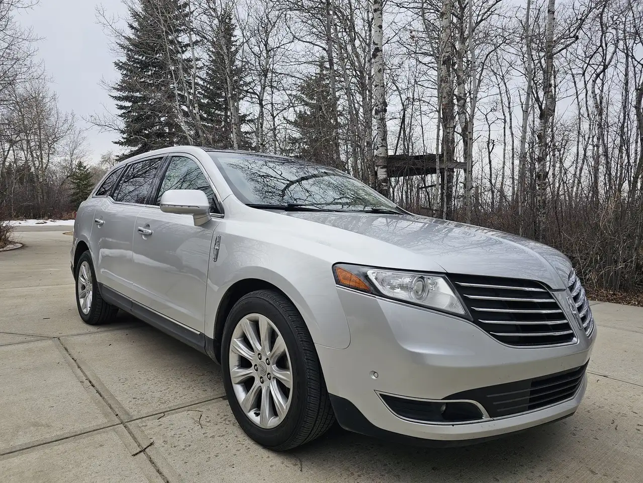 Lincoln MKT снимка Lincoln MKT