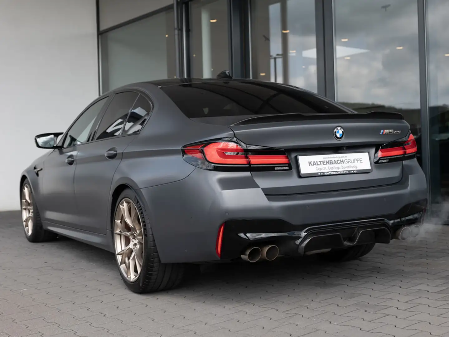 BMW M5 CS xDrive FACEL. HUD LASER LED W-LAN NAVI Grau - 2