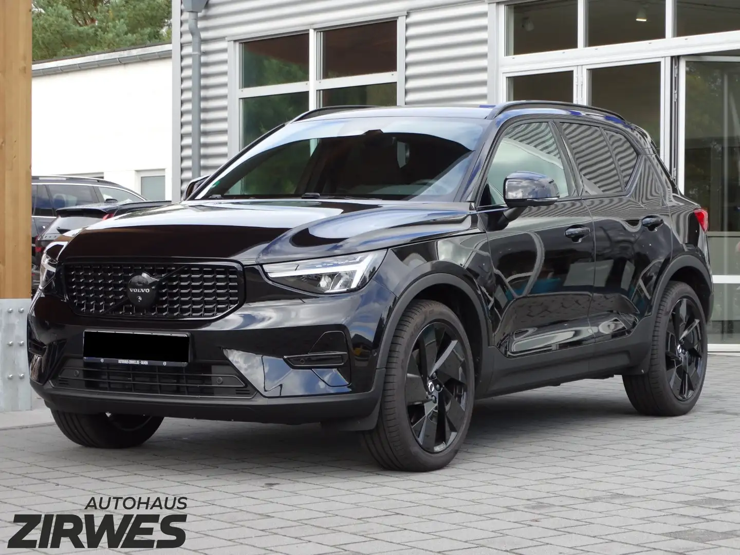 Volvo XC40 B3 Plus Black Edition 2WD Schwarz - 1